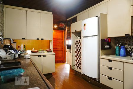 Casa à venda com 600m², 5 quartos e 10 vagasCozinha