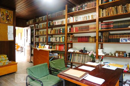 Casa à venda com 600m², 5 quartos e 10 vagasSuíte 1