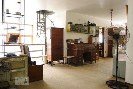 Casa à venda com 600m², 5 quartos e 10 vagasHall da Escada