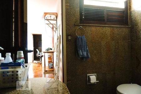 Casa à venda com 600m², 5 quartos e 10 vagasBanheiro da Suíte 2