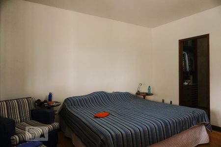 Casa à venda com 600m², 5 quartos e 10 vagasSuíte3