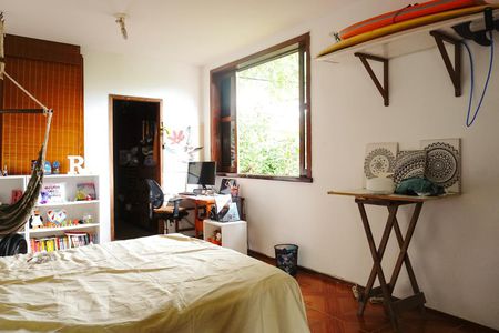 Casa à venda com 600m², 5 quartos e 10 vagasSuíte 2