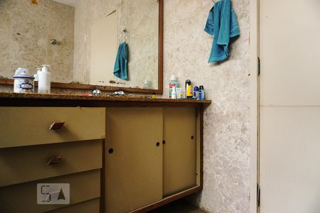 Casa à venda com 600m², 5 quartos e 10 vagasBanheiro da Suíte3