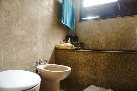 Casa à venda com 600m², 5 quartos e 10 vagasBanheiro da Suíte3