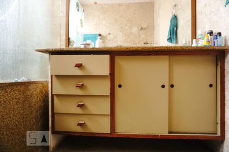 Casa à venda com 600m², 5 quartos e 10 vagasBanheiro da Suíte3