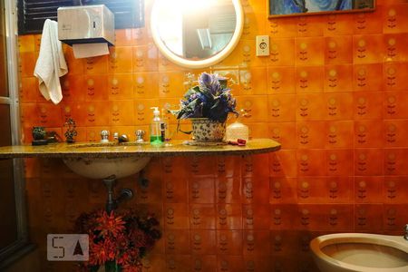 Casa à venda com 600m², 5 quartos e 10 vagasBanheiro da Suíte 1