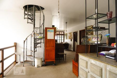 Casa à venda com 600m², 5 quartos e 10 vagasHall da Escada