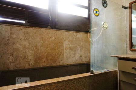 Casa à venda com 600m², 5 quartos e 10 vagasBanheiro da Suíte3