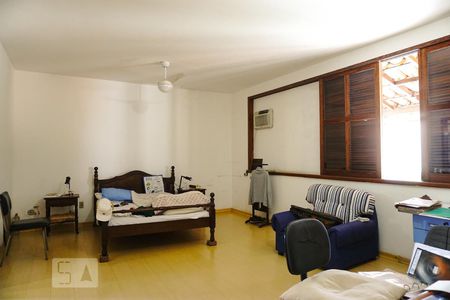 Casa à venda com 600m², 5 quartos e 10 vagasSuíte 4