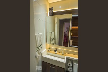 Banheiro de apartamento para alugar com 2 quartos, 48m² em Vila Matilde, São Paulo