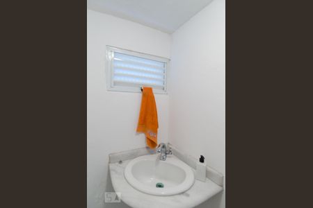 Casa de condomínio à venda com 250m², 3 quartos e 4 vagas Casa de condomínio à venda com 250m², 3 quartos e 4 vagasLavabo