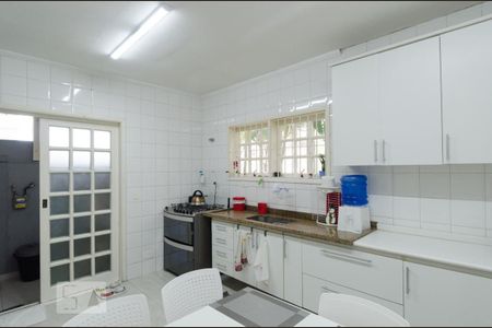 Casa de condomínio à venda com 250m², 3 quartos e 4 vagas Casa de condomínio à venda com 250m², 3 quartos e 4 vagasCozinha