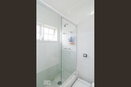 Casa de condomínio à venda com 250m², 3 quartos e 4 vagas Casa de condomínio à venda com 250m², 3 quartos e 4 vagasBanheiro da suíte 2