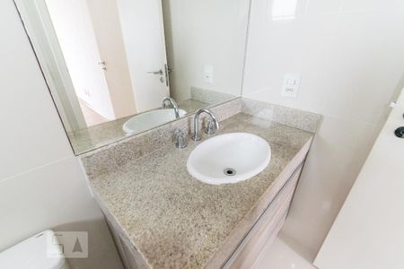 Apartamento à venda com 76m², 2 quartos e 1 vagaBanheiro da Suíte