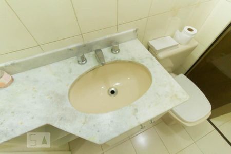 Apartamento para alugar com 80m², 3 quartos e 2 vagasBanheiro 