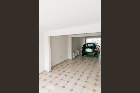 Casa para alugar com 150m², 3 quartos e 5 vagas Casa para alugar com 150m², 3 quartos e 5 vagasGaragem
