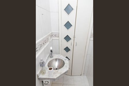 Lavabo de casa para alugar com 3 quartos, 150m² em Vila Mazzei, São Paulo