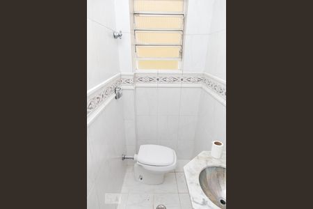 Lavabo de casa para alugar com 3 quartos, 150m² em Vila Mazzei, São Paulo