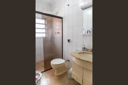 Casa à venda com 140m², 4 quartos e 2 vagasBanheiro 1