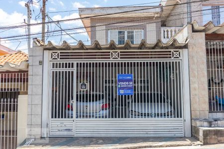 Casa à venda com 140m², 4 quartos e 2 vagasFachada