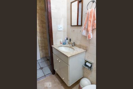 Casa à venda com 140m², 4 quartos e 2 vagasBanheiro 2