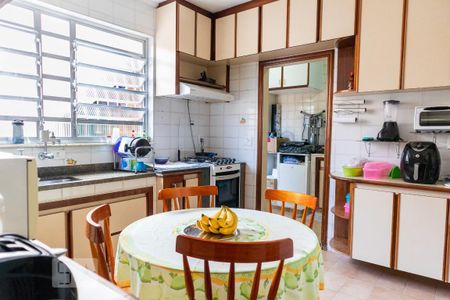 Casa à venda com 140m², 4 quartos e 2 vagasCozinha