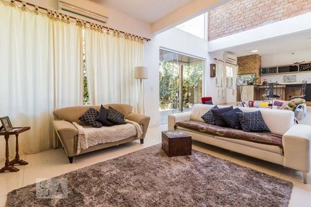 Sala de casa à venda com 3 quartos, 200m² em Ipanema, Porto Alegre