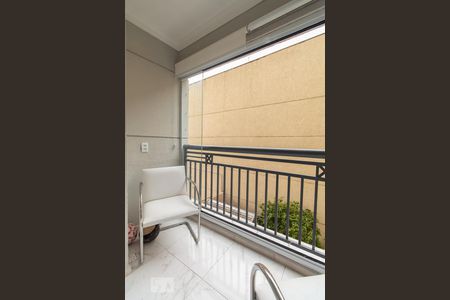 Apartamento à venda com 51m², 2 quartos e 1 vaga Apartamento à venda com 51m², 2 quartos e 1 vagaVaranda