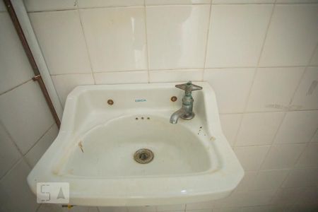 Apartamento à venda com 69m², 2 quartos e sem vagaBanheiro de Serviço - Torneira