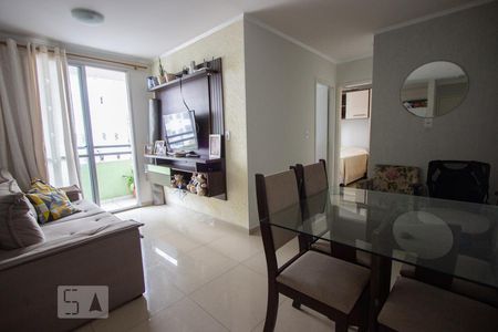 Sala  de apartamento para alugar com 2 quartos, 50m² em Cidade Ariston Estela Azevedo, Carapicuíba