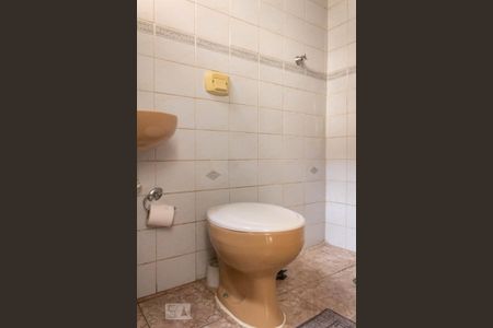 Casa à venda com 178m², 2 quartos e 2 vagas Casa à venda com 178m², 2 quartos e 2 vagasBanheiro 1