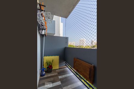 Varanda de apartamento para alugar com 3 quartos, 75m² em Jardim Luanda, São Paulo