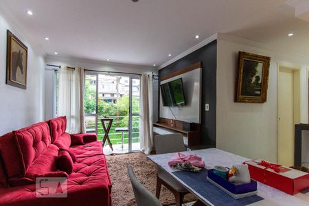 Sala de apartamento para alugar com 3 quartos, 70m² em Jardim Barbacena, Cotia