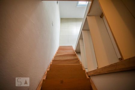 Escadas - Telhado de casa à venda com 2 quartos, 64m² em Vila Babilonia, São Paulo