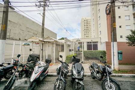 Apartamento para alugar com 65m², 2 quartos e 1 vagaFachada