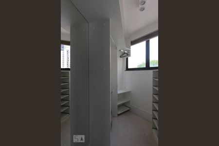 Apartamento à venda com 145m², 1 quarto e 2 vagasCloset