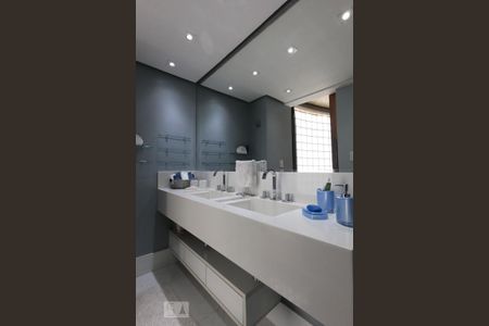 Apartamento à venda com 145m², 1 quarto e 2 vagasBanheiro da Suíte