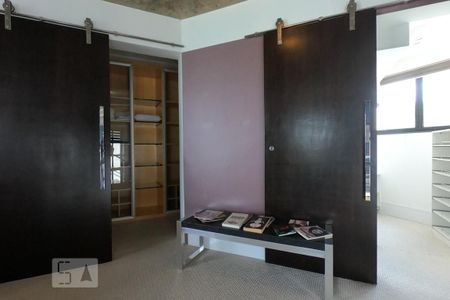 Apartamento à venda com 145m², 1 quarto e 2 vagasCloset