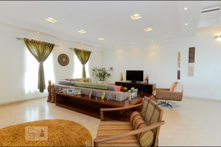 Sala de casa à venda com 4 quartos, 310m² em Vila Rosália, Guarulhos