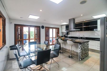 Casa à venda com 250m², 3 quartos e 3 vagasCozinha