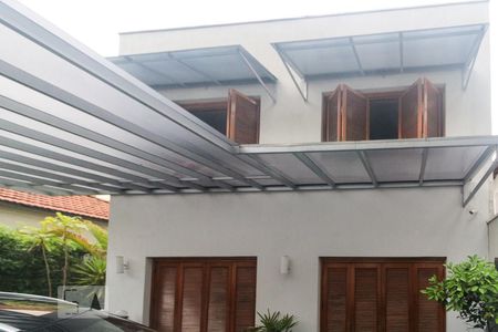 Casa à venda com 250m², 3 quartos e 3 vagasFachada interna