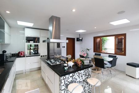 Casa à venda com 250m², 3 quartos e 3 vagasCozinha