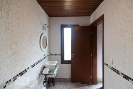 Casa à venda com 250m², 3 quartos e 3 vagasBanheiro da edícula