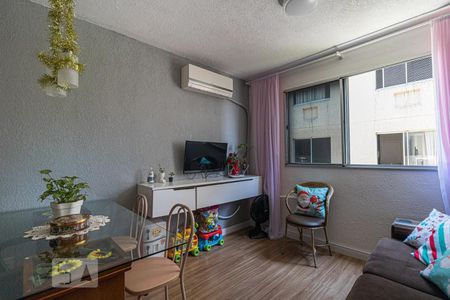 Sala de apartamento à venda com 2 quartos, 42m² em Sarandi, Porto Alegre