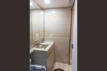 Apartamento à venda com 72m², 3 quartos e 2 vagas Apartamento à venda com 72m², 3 quartos e 2 vagasBanheiro da suíte