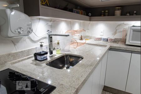 Apartamento à venda com 72m², 3 quartos e 2 vagas Apartamento à venda com 72m², 3 quartos e 2 vagasPia