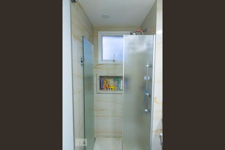 Apartamento à venda com 72m², 3 quartos e 2 vagas Apartamento à venda com 72m², 3 quartos e 2 vagasBanheiro da suíte