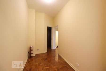 Casa à venda com 200m², 4 quartos e 2 vagasCorredor