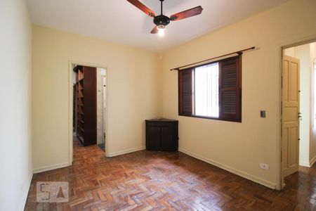 Casa à venda com 200m², 4 quartos e 2 vagasSuíte 