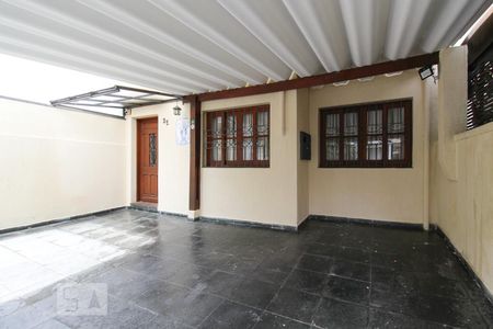 Casa à venda com 200m², 4 quartos e 2 vagasFachada